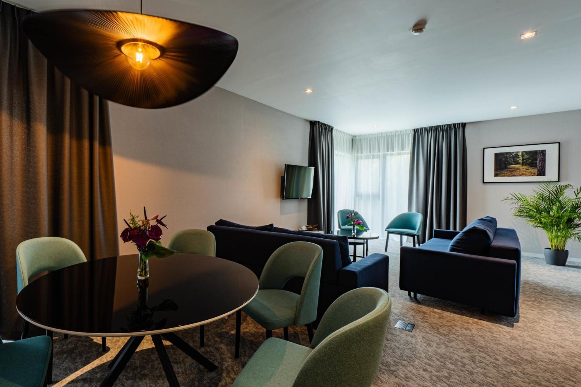 Hotel Odpocznia Resort I Las Jaracz Екстериор снимка